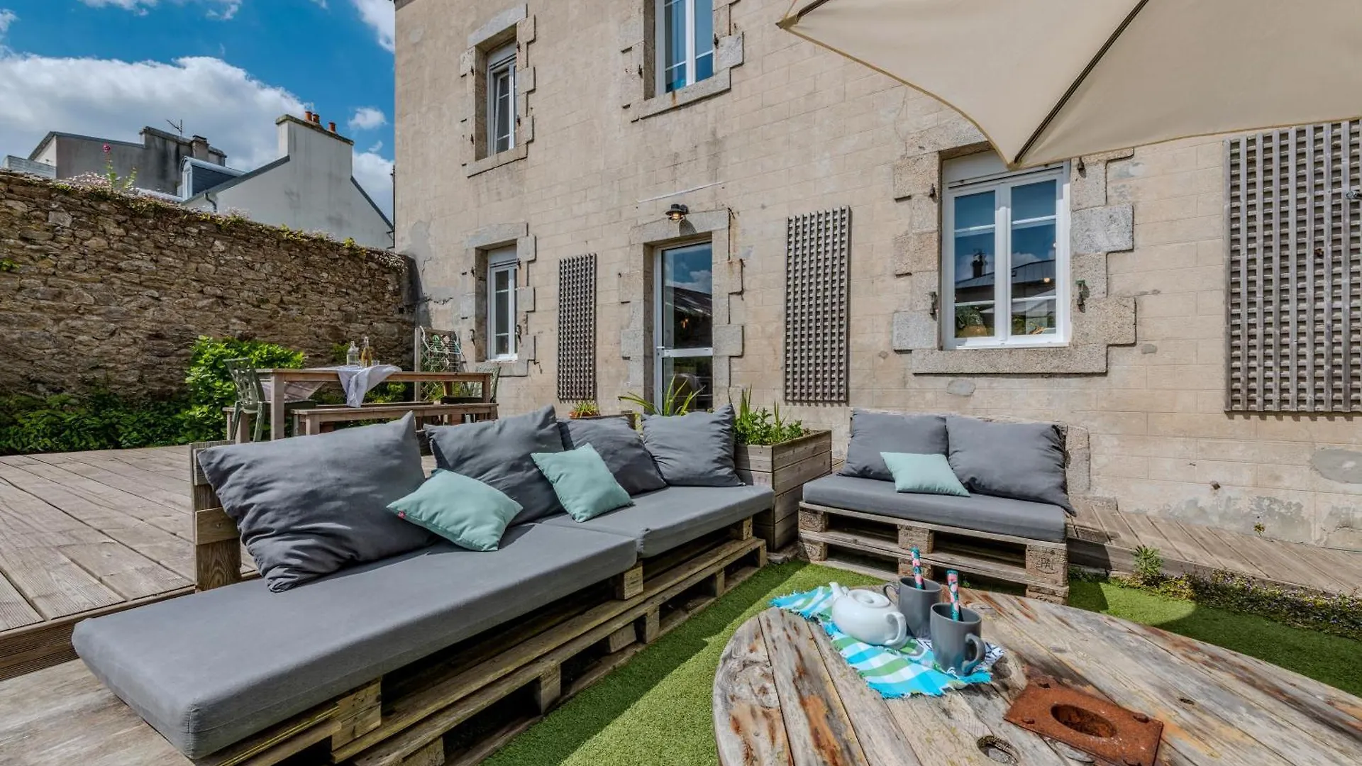 Maison 8 Pers Plein Centre Ville Lesneven Nyaraló